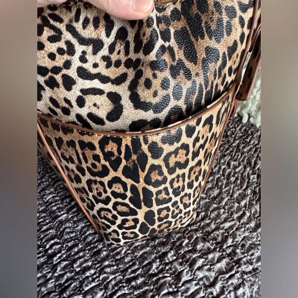NWOT Leopard Print Tote Bag Set - Picture 6 of 9
